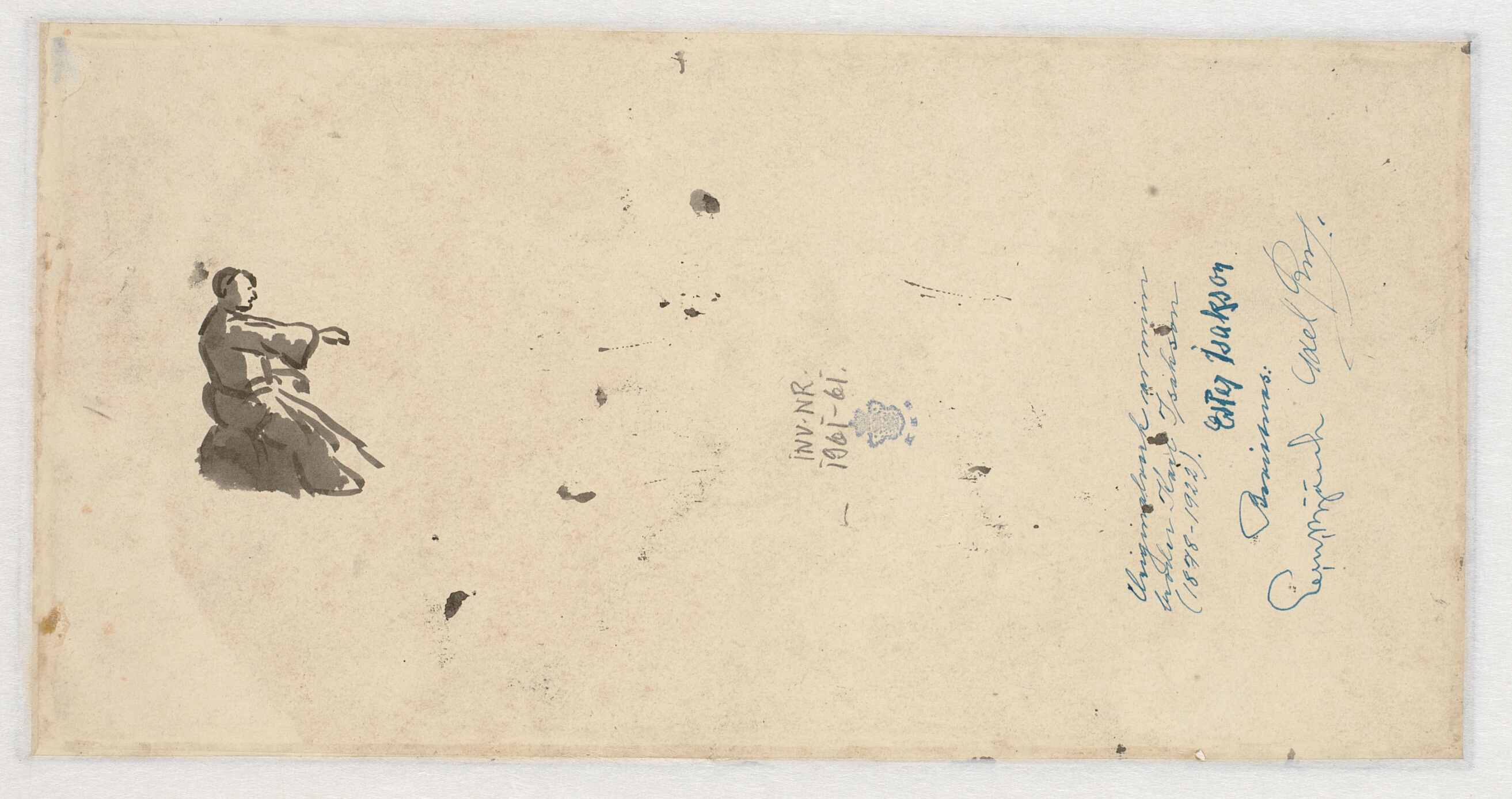 Siddende figur med fremstrakt arm